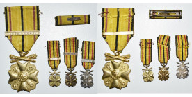BELGIQUE, lot relatif à la décoration civique 1940-1945: médaille de 1e classe avec sa miniature, miniature de la médaille de 2e classe, miniature de ...
