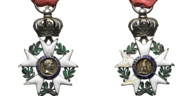FRANCE, Ordre de la Légion d’honneur, étoile de chevalier, 3e modèle en argent du Premier Empire (1806-1808), avec poinçon sur l’anneau, légers manque...