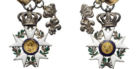 FRANCE, groupe de deux décorations datant de la Deuxième Restauration (1815-1830): chevalier de l’Ordre royal de la Légion d’honneur, étoile du 3e mod...