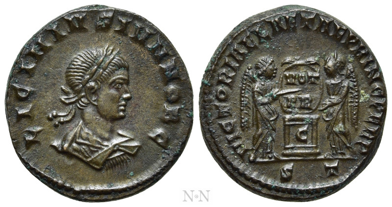 LICINIUS II (Caesar, 317-324). Follis. Ticinum. 

Obv: LICINIVS IVN NOB C. 
L...