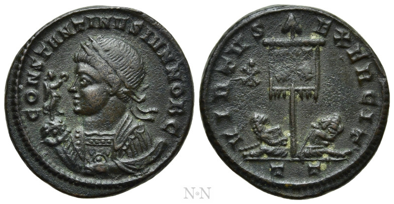 CONSTANTINE II (Caesar, 316-337). Follis. Ticinum. 

Obv: CONSTANTINVS IVN NOB...