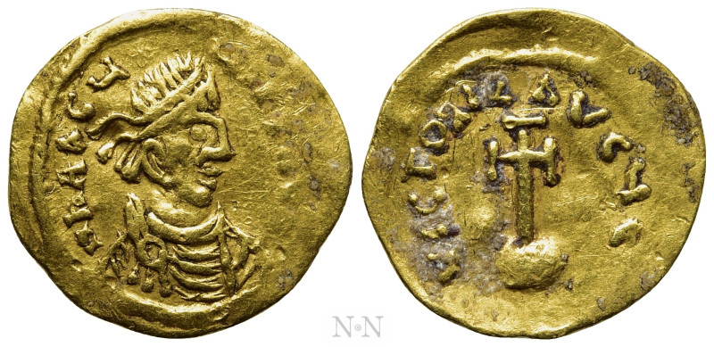 HERACLIUS (610-641). GOLD Semissis. Contemporary imitation of Constantinople. 
...