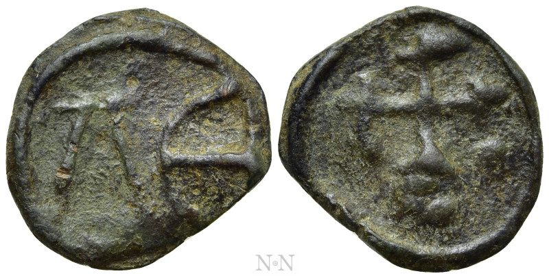 LEO VI the WISE (886-912). Ae. Cherson. 

Obv: Large ΛЄ.
Rev: Cross crosslet ...