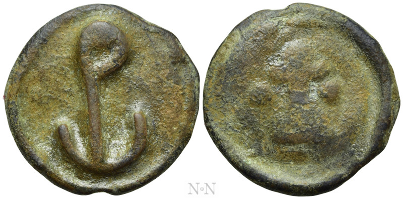 CONSTANTINE VII PORPHYROGENITUS, with ROMANUS I (913-959). Ae. Cherson. 

Obv:...