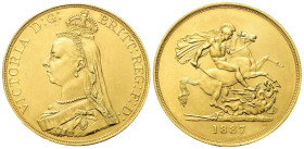 GRAN BRETAGNA Regina Vittoria, 1837-1901. 5 Sterline 1887. Au gr. 39,76 Dr. Busto velato e coronato a s. Rv. San Giorgio mentre trafigge il drago. KM#...