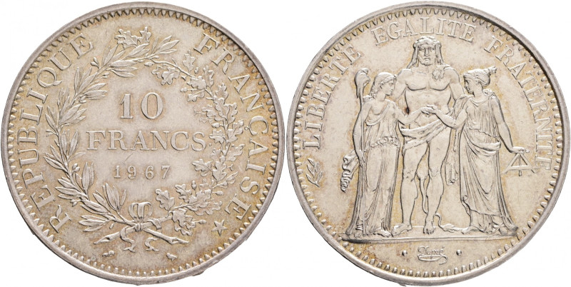 10 Francs 1967 Fifth republic
KM#932 F#364 Ag.900 25g 37mm mint Paris
UNC-