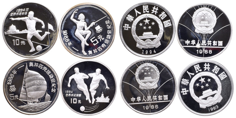 CHINA VOLKSREPUBLIK, seit 1949.
Lot 5 und 10 Yuan (4 Stücke) 1988, 1993 und 199...
