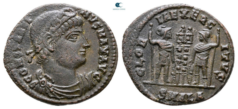 Constantine I the Great AD 306-337. Alexandria
Follis Æ

17 mm, 2,14 g


...