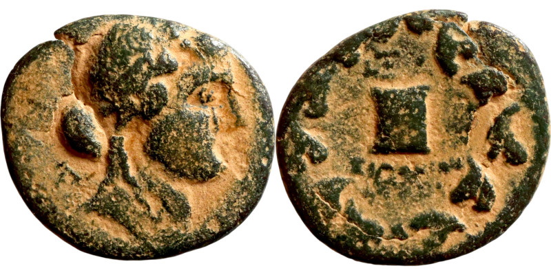 Greek (3rd-1st century BC). Ae bronze / 20mm 5,00g

Artificial sand patina