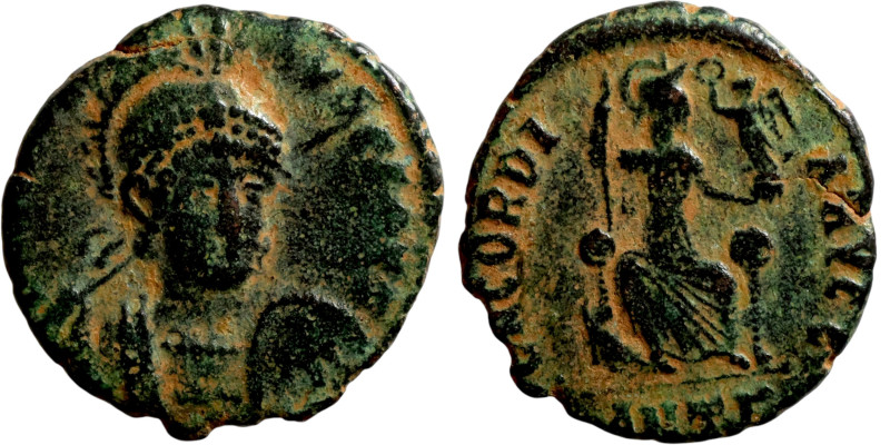 Theodosius II (402-450 AD). Antioch mint. AE follis. Obv: D N THEODOSIVS P F AVG...