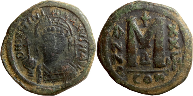 Justinian I (527-656) Follis. Obverse: DN IVSTINIANVS PP AVG, Armoured facing bu...