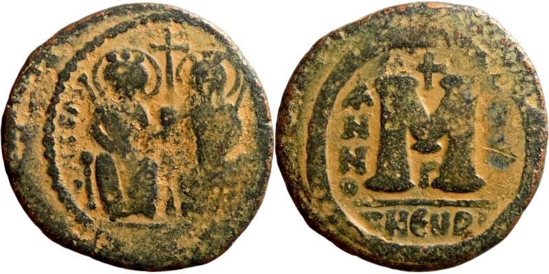 Justin II and Sophia (565-578) Follis Obverse: DN IVSTINVS PP AVG Justin and Sop...