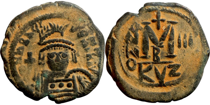 Heraclius (610-641 follis. Obverse: DN hRACLI-VS PERP AVC, Armoured facing beard...