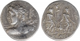Romanas - República - L. Caesius - Denário

Denário, 112-111 a.C., AP/LA-PRE/L CAESI, RCV 175, RSC Caesia 1, 3,92g, MBC