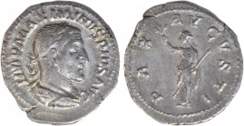 Romanas - Maximino I (235-238) - Denário

Denário, PAX AVGVSTI, RCV 8310, RIC 12, RSC 31 (Roma, 235-236), 3,20g, BELA