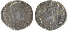 Romanas - Valente (364-378) - Siliqua

Siliquia, VRBS ROMA/TRPS, RCV 19675, RSC 109c (Trier, 368-375), 1,32g, BC