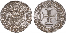 D. João III - Tostão

Tostão, L-R (florões sobre "L" e "R"), Lisboa, 2.º tipo, G.124.06/125.01, 9,36g, MBC+