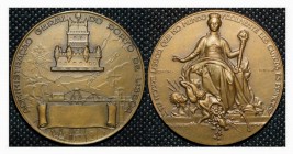 Medalha Administração do Porto de Lisboa

Bronze 1952 E tu nobre Lisboa que no mundo facilmente das outras és Princesa João da Silva 40mm 34,79g
