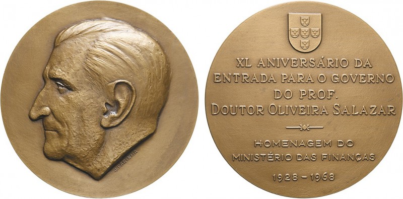 Prof. Doutor Oliveira Salazar

Bronze 1968 XL Aniversário da Entrada para o Go...