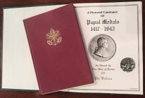 Lote (2 Livros)

A Pictorial Catalogue of Papel Medals 1417-1942, 387pp, ilustrado, Encadernado; Rinaldi, Alfio - Catalogue delle Medaglie Papali An...