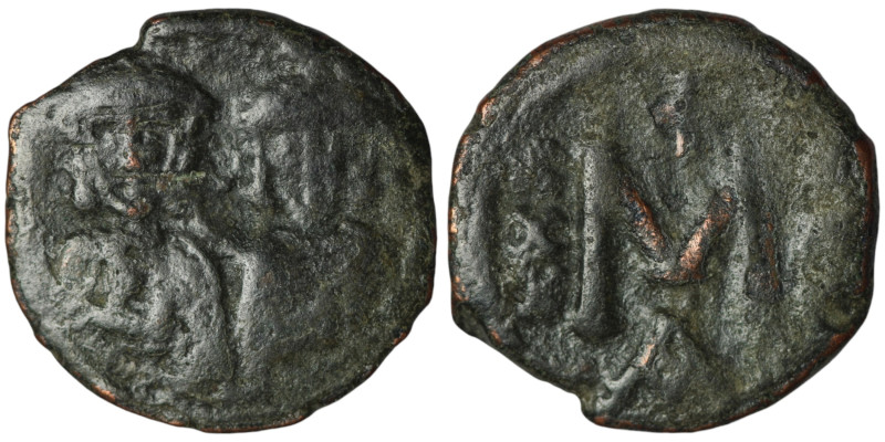 Leo III the "Isaurian", with Constantine V (AD 717-741). Constantinople.
AE Foll...