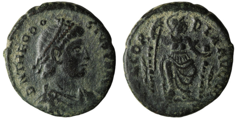 Theodosius I (AD 379-395)
AE Follis (18mm, 2,24g)