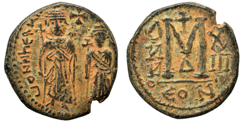 SASANIAN KINGS. Khosrau II, 591-628. Follis (bronze, 9.10 g, 26 mm), imitating a...