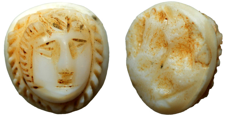 Roman onyx cameo, circa 2nd-3rd century AD (0.82 g, 10 mm). Medusa head. Sold as...