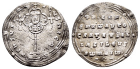NICEPHORUS II PHOCAS (963-969).Constantinople.Miliaresion.

Obv : + IhSVS XRI-STVS nICA *.
Cross crosslet set on globus above two steps; in central...