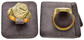 ANCIENT BYZANTINE BRONZE RING.(10th-11th century).Ae.

Condition : Good very fine

Material : Bronze.

Weight : 8.95 gr
Diameter : 22 mm