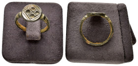 ANCIENT BYZANTINE BRONZE RING.(10th-11th century).Ae.

Condition : Good very fine

Material : Bronze.

Weight : 3.08 gr
Diameter : 21 mm