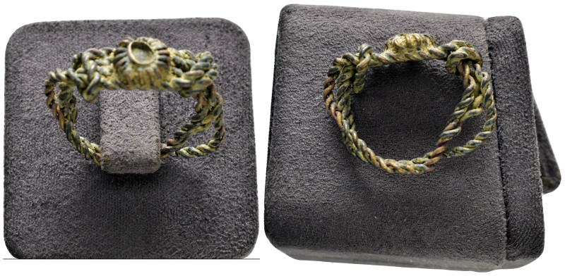 ANCIENT BYZANTINE BRONZE RING.(10th-11th century).Ae.

Condition : Good very f...