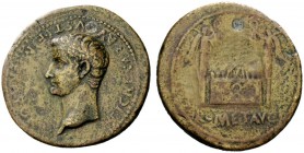 THE ROMAN EMPIRE
Tiberius caesar, 9-14
“Paduan Hybrid”, Lugdunum circa 9-14, Æ 21.05 g. Bare head of Tiberius l. Rev. Front elevation of the altar o...