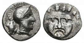 PISIDIA, Selge. Obolo. 350-300 a.C. A/ Gorgona de frente. R/ Cabeza de Athenas a derecha. SNG von Aulock 5242. Ar. 0,93g. MBC+.