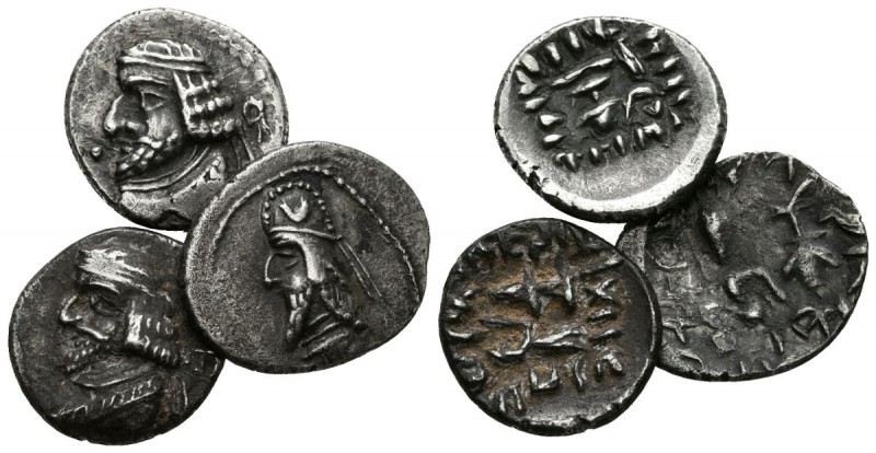 REINO DE PERSIS. Lote compuesto por 3 monedas, Hemidracma de Dario II y Hemidrac...