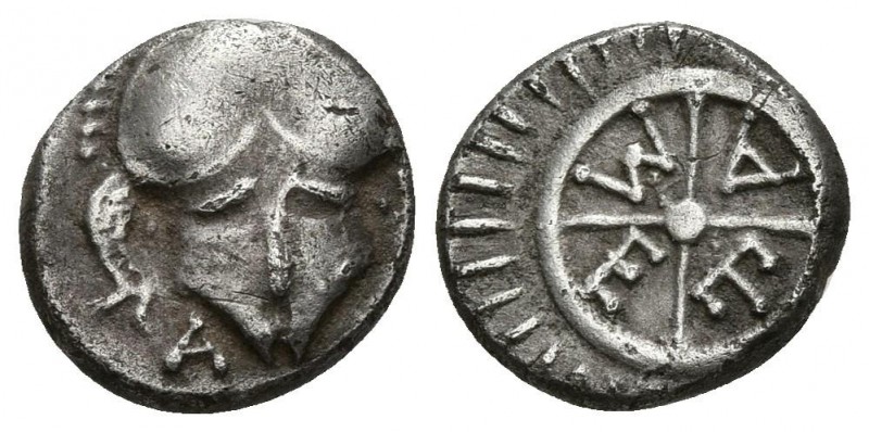 THRACIA, Mesembria. Dióbolo. 450-350 a.C. A/ Casco de frente, a la izquierda let...
