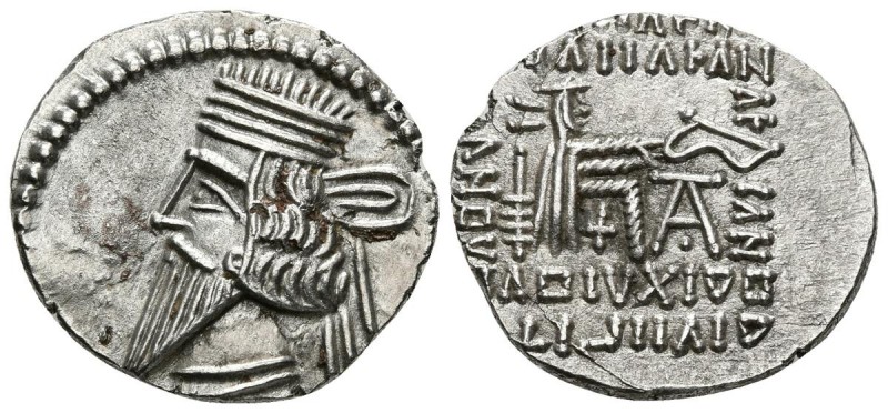 PAKOROS I. Dracma. 78-120 a.C. Ekbatana (Reino Parto). A/ Busto diademado con ti...