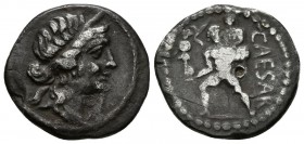 JULIO CESAR. Denario. 47-46 a.C. Ceca militar móvil acompañando a Julio César (Norte de Africa). A/ Busto de Venus con diadema a derecha. R/ Aeneas av...