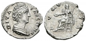 FAUSTINA I. Denario. 141-146 d.C. Roma. A/ Busto drapeado a derecha con peinado recogido. DIVA FAVSTINA. R/ Pudicitia sedente a izquierda portando pát...