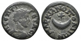 GETA. Ae17. 198-209 d.C. Marcianópolis (Moesia Inferior). A/ Busto drapeado con coraza a derecha. R/ Estrella dentro de creciente, alrededor leyenda. ...
