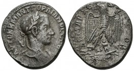 GORDIANO III. Tetradracma. 238-244 d.C. Antiochia. A/ Busto drapeado con coraza a derecha. R/ Aguila de frente con las alas abiertas, la cabeza y cola...