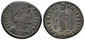 HELENA. Follis. 328-239 d.C. Nicomedia. A/ Busto diademado y drapeado con collar doble a derecha. FL HELENA AVGVSTA. R/ Securitas estante a izquierda ...
