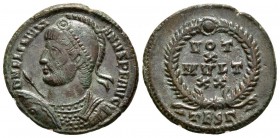 JULIANO II. Follis. 361-363 d.C. Thessalonica. A/ Busto con casco y diadema de perlas a izquierda, con coraza, escudo y lanza. D N FL CL IVLIANVS P F ...
