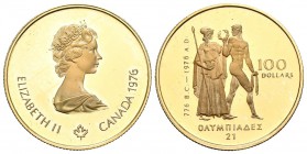 CANADA. Elizabeth II. 100 Dollars. 1976. Juegos Olímpicos de 1976. Km#116. Au. 16,91g. Presentado en estuche oficial con certificado. Rayitas en anver...