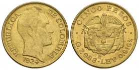COLOMBIA. 5 Pesos. 1924. Bogotá B. Parte del reverso incuso en anverso. Km#201.1. Au. 8,14g. Brillo original. EBC.