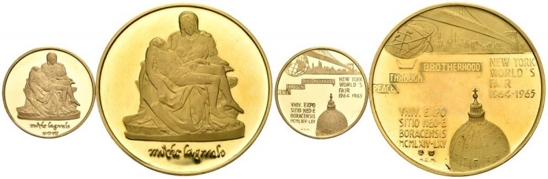 VATICANO. 2 Medallas. Piedad de Michelangelo. Expositio Neo-Eboracensis. Au. 7,0...