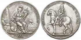 FELIPE V. 1702. Advenimiento al Trono de Felipe V. A/ Felipe V a caballo a la izquierda. Leyenda: PHILIPPVS • V • HISPANIARVM • ET • VTRIVSQ: SICIL : ...