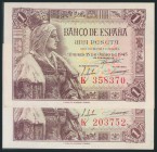 Conjunto de 2 billetes de 1 Peseta emitidos el 15 de Junio de 1945, ambos de la serie K. (Edifil 2017: 448a). EBC+.