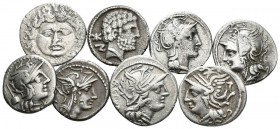 REPUBLICA ROMANA. Lote compuesto por 8 denarios. Conteniendo C. Coelius Caldus (Craw 318.1b); C. Claudius Pulcher. (Craw 300.1); L. Appuleius Saturnin...