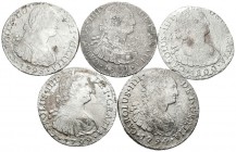 CARLOS IV. Lote compuesto por 5 monedas de 8 Reales de Lima. 1794 IJ Cal-648, 1798 IJ Cal-653; 1799 IJ Cal-648, 1800 IJ Cal-655 y 1801 IJ Cal-656. Tod...